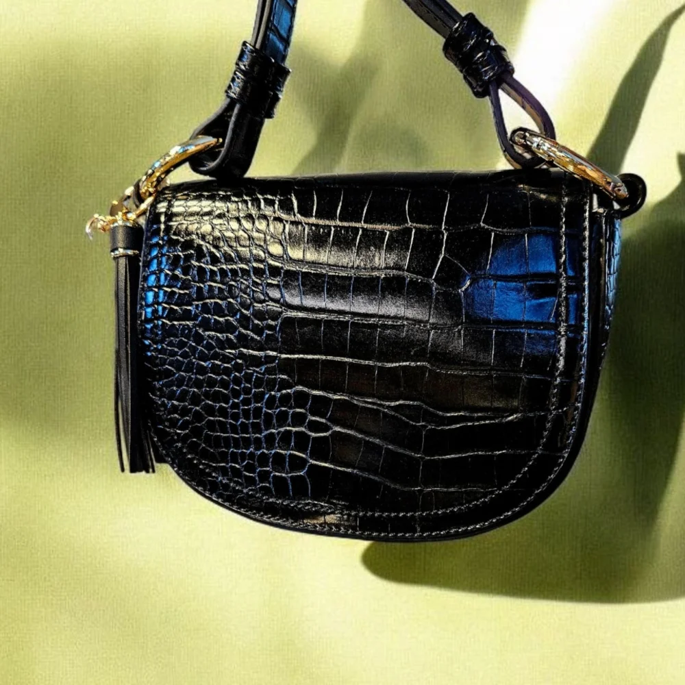 SALE!! Black Croc Embossed Saddle Bag with Gold Accents NWT - Picture 2 of 8